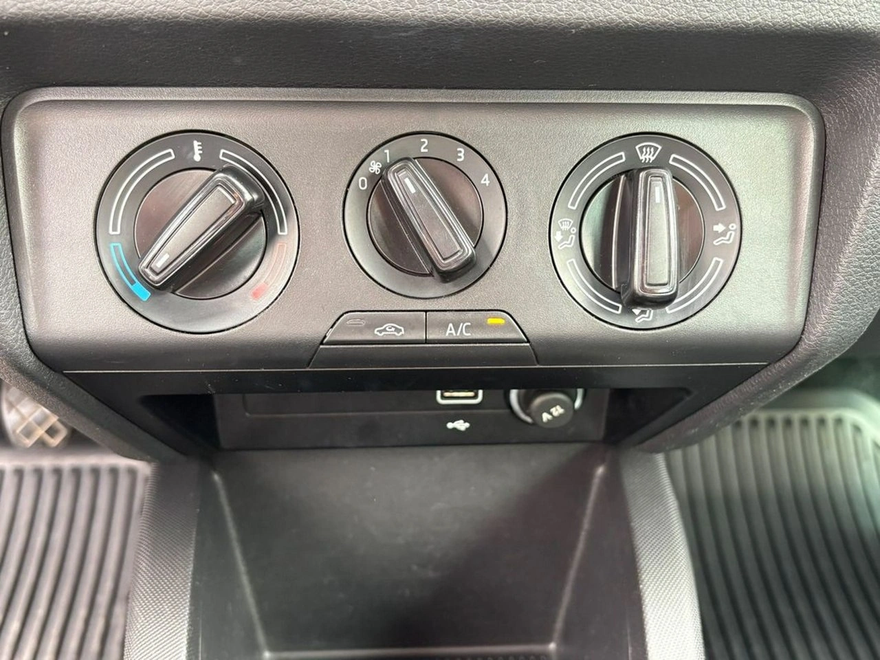 Skoda Fabia - Zdjęcie 16