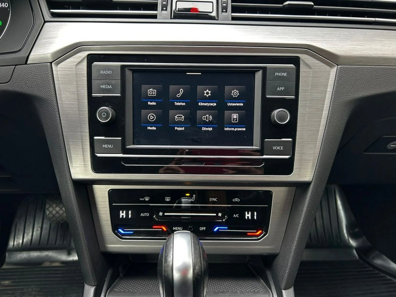 Volkswagen Passat - Zdjęcie 14