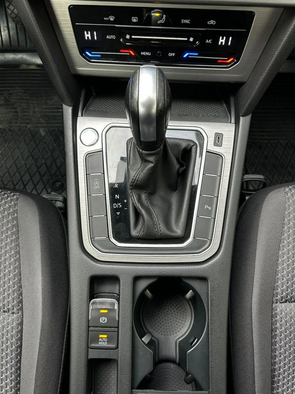 Volkswagen Passat - Zdjęcie 16