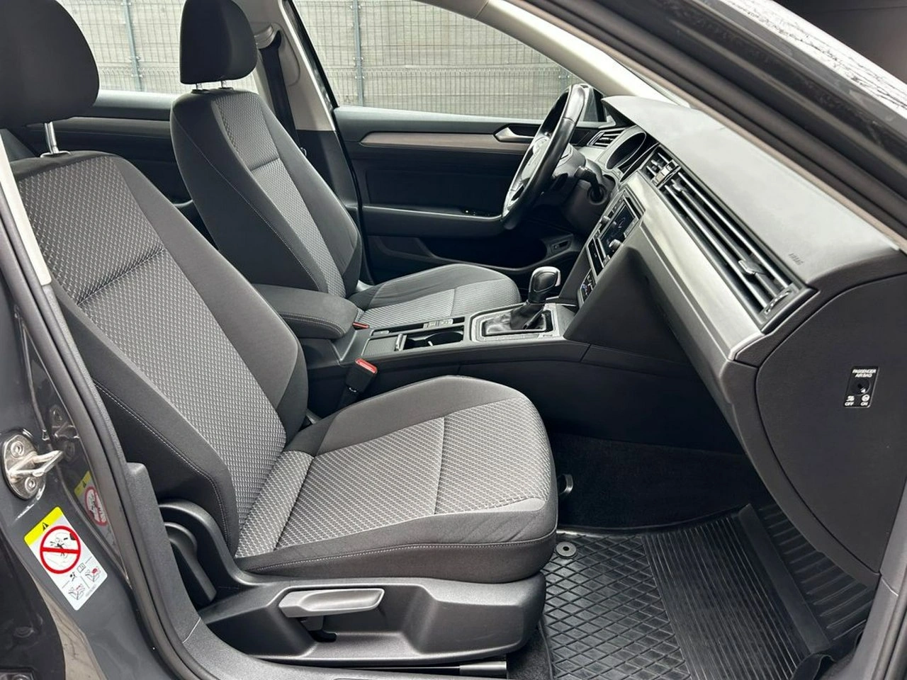 Volkswagen Passat - Zdjęcie 17