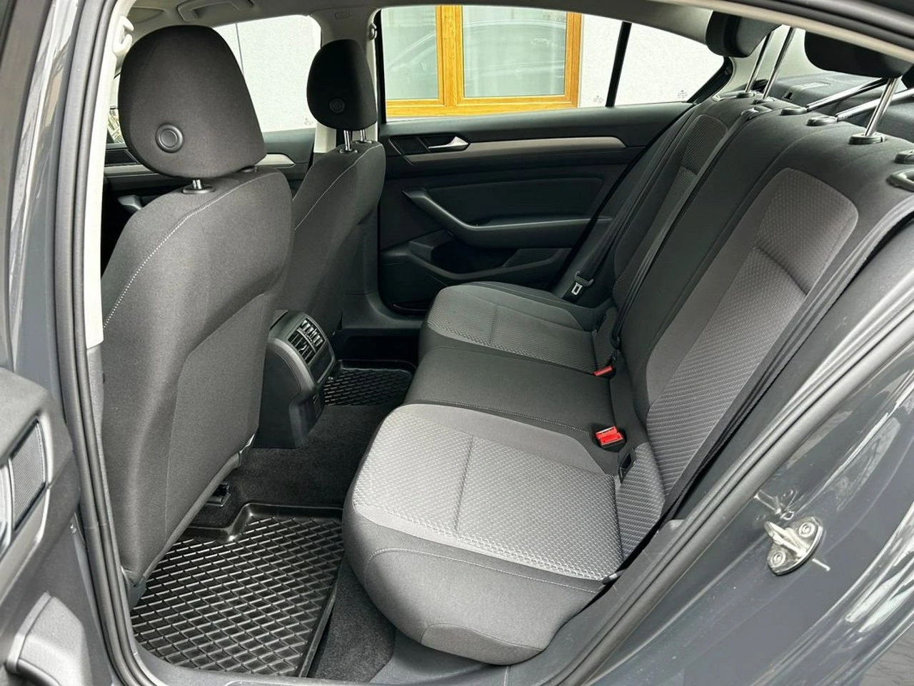 Volkswagen Passat - Zdjęcie 21