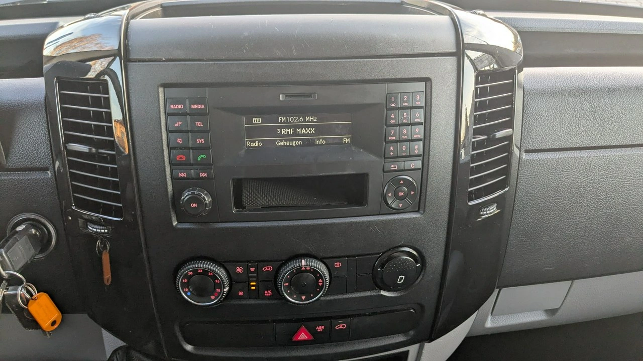 Volkswagen Crafter - Zdjęcie 19