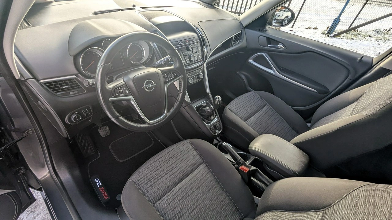 Opel Zafira - Zdjęcie 9