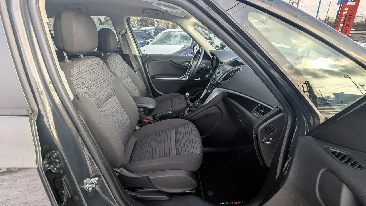 Opel Zafira - Zdjęcie 12