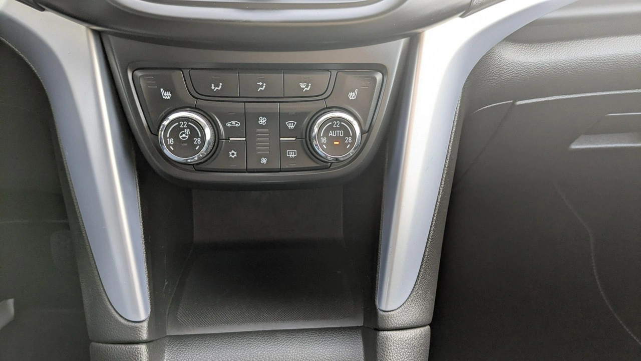 Opel Zafira - Zdjęcie 20