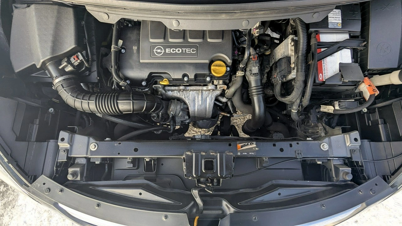 Opel Zafira - Zdjęcie 32