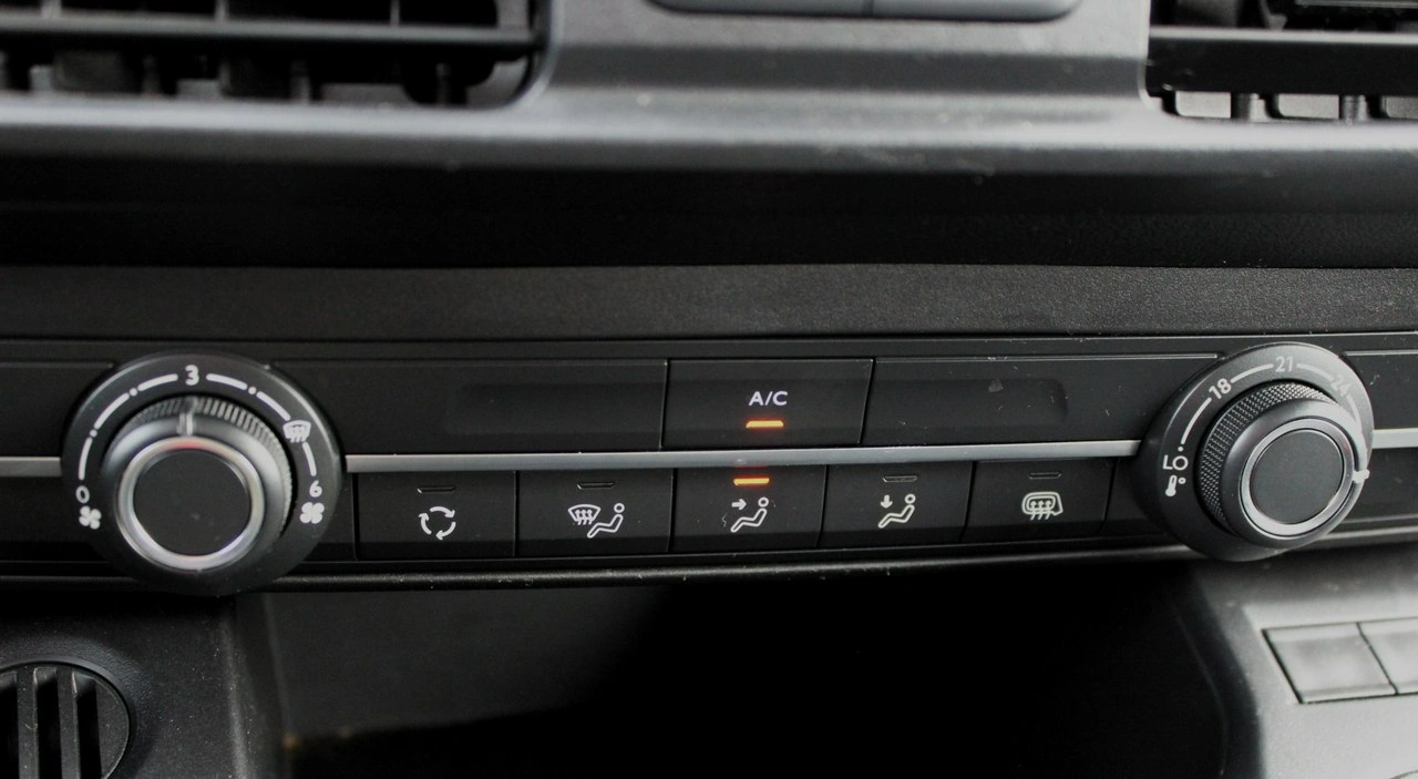 Peugeot Partner - Zdjęcie 15