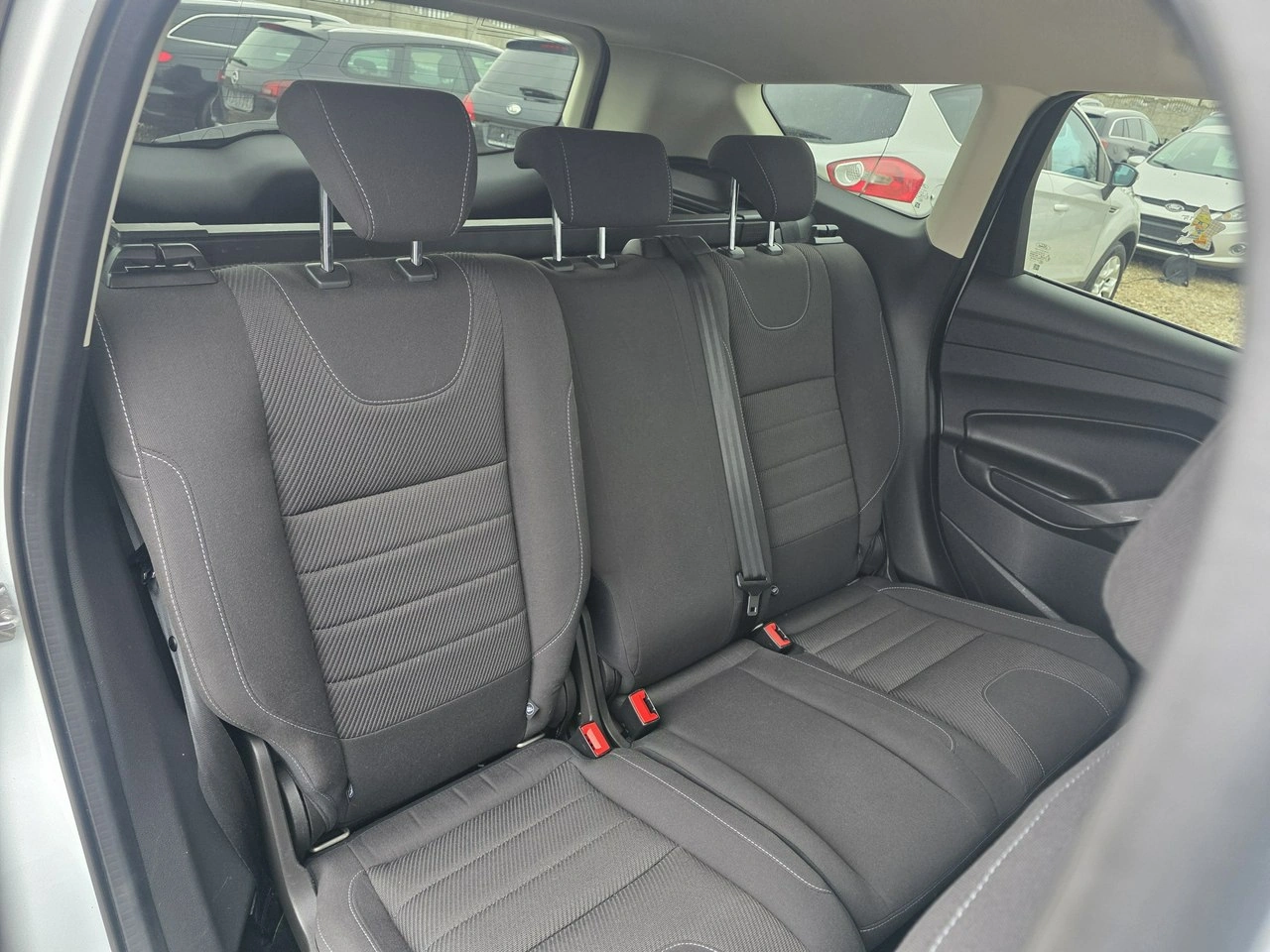 Ford Kuga - Zdjęcie 25