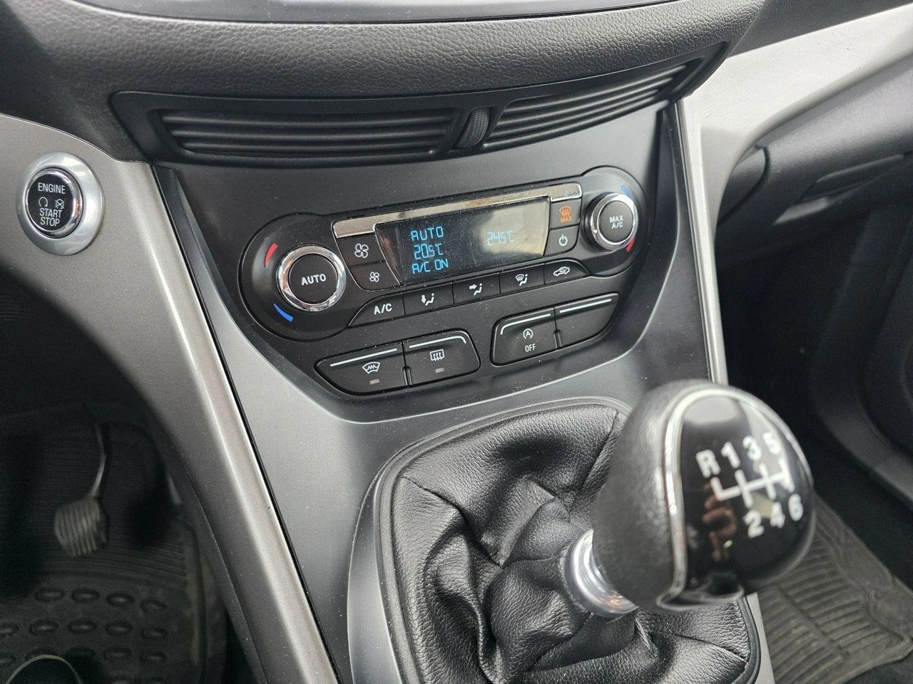 Ford Kuga - Zdjęcie 30