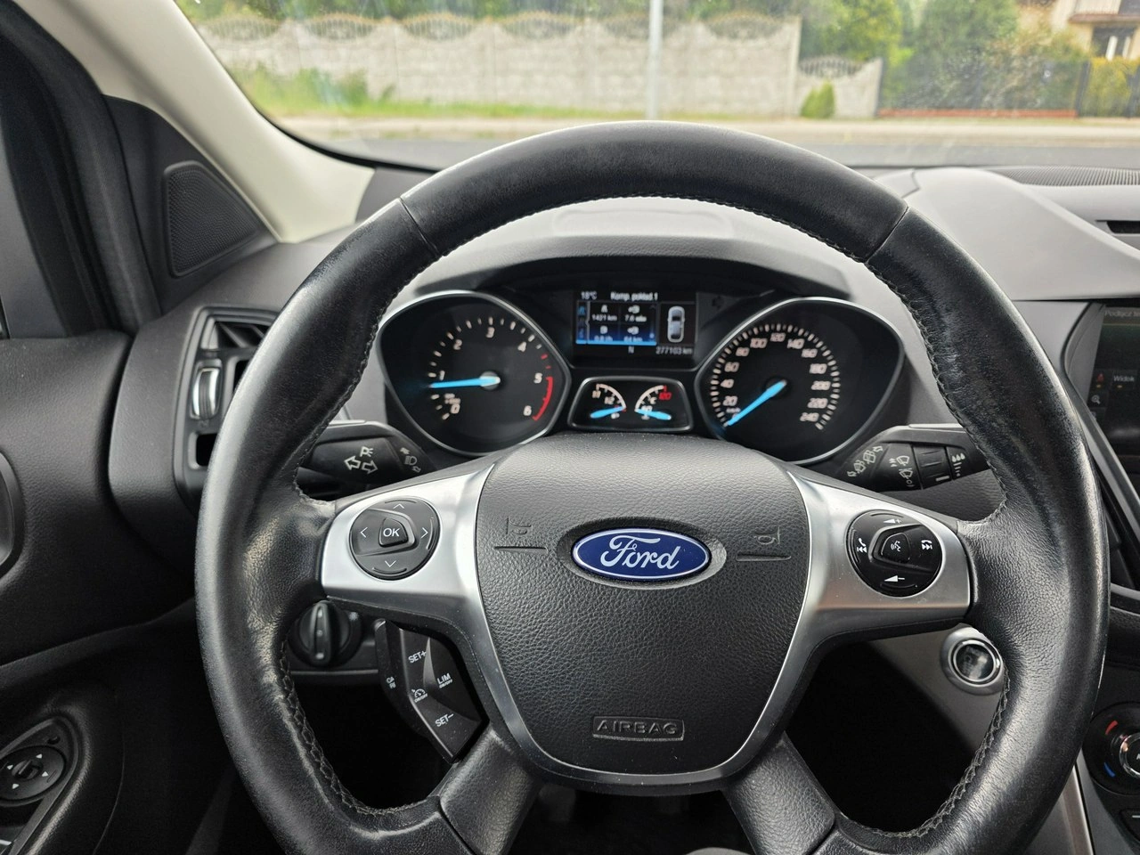 Ford Kuga - Zdjęcie 32