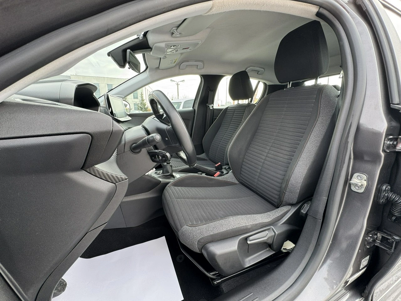 Peugeot 208 - Zdjęcie 15