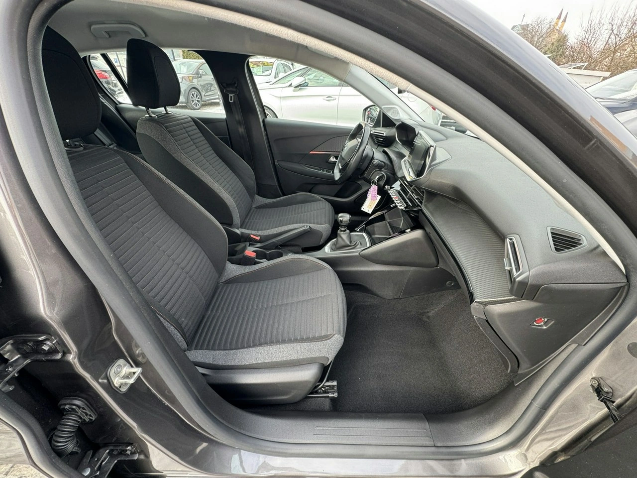 Peugeot 208 - Zdjęcie 20