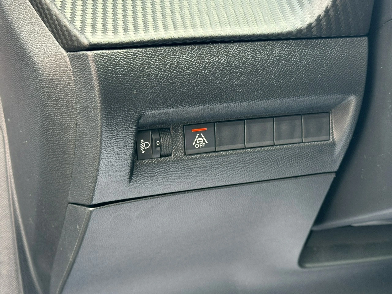 Peugeot 208 - Zdjęcie 22