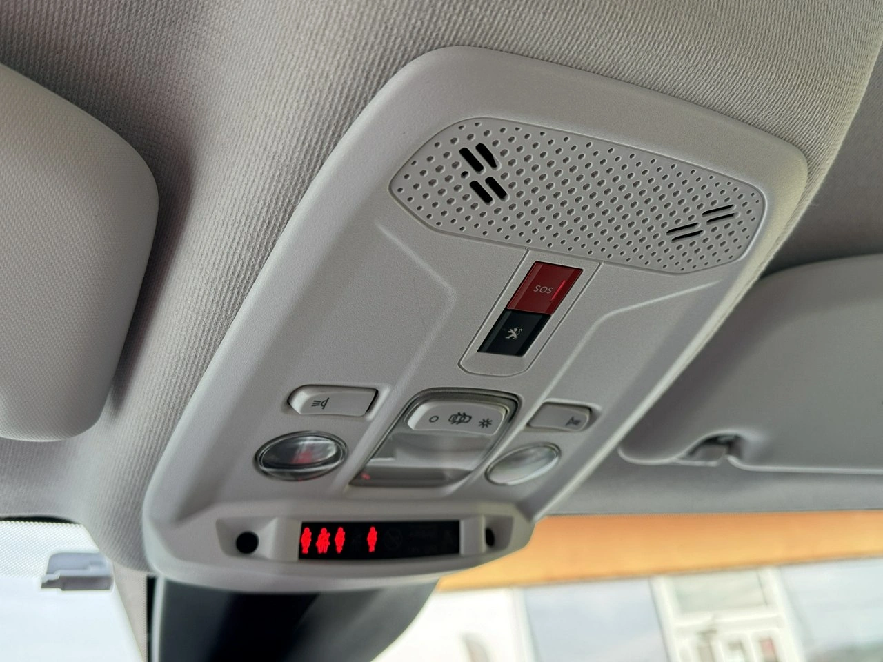 Peugeot 208 - Zdjęcie 29