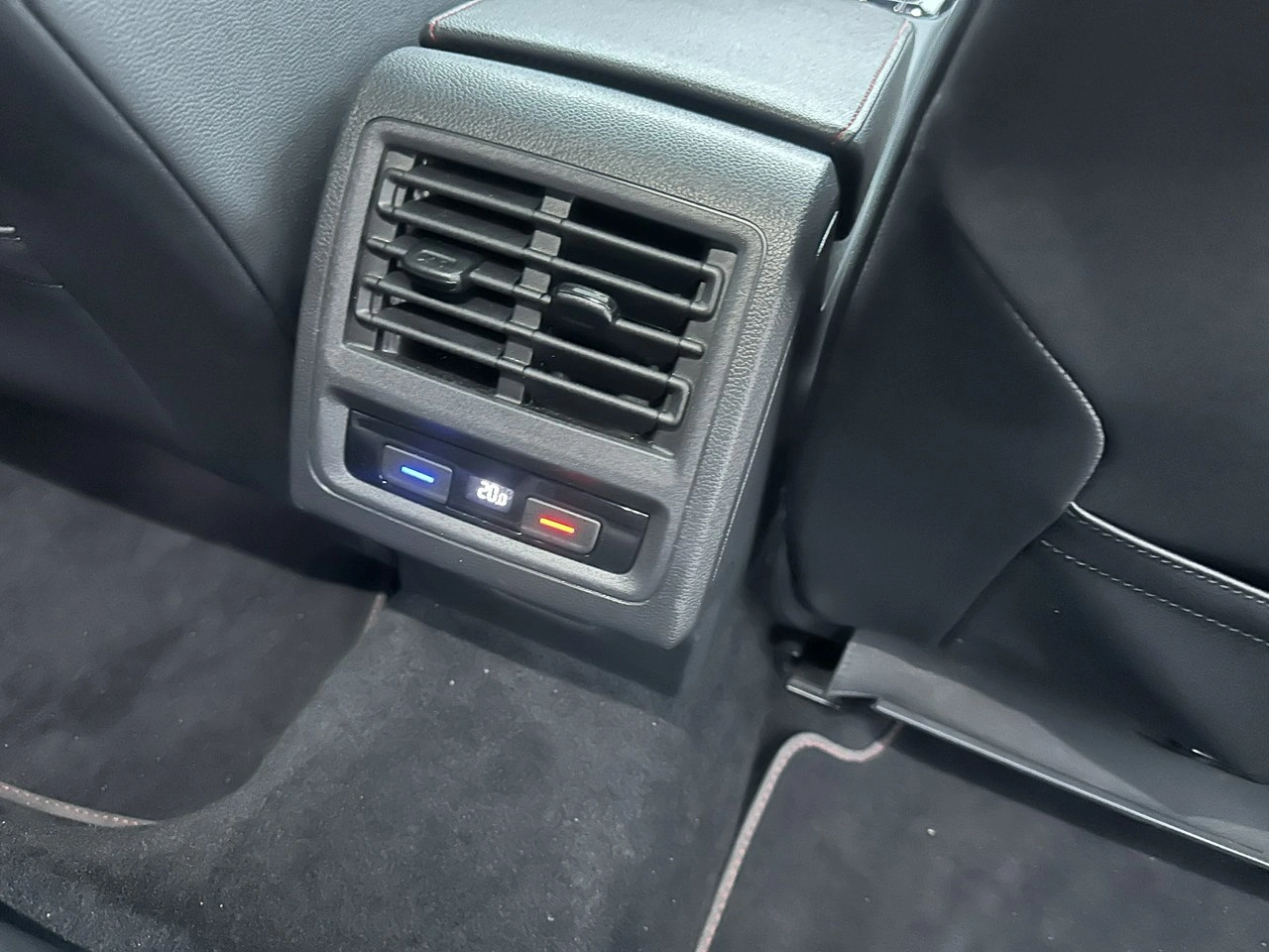 Volkswagen Golf - Zdjęcie 17