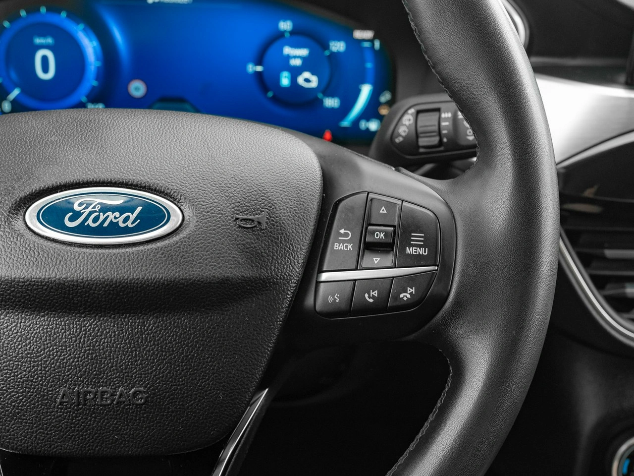 Ford Kuga - Zdjęcie 16