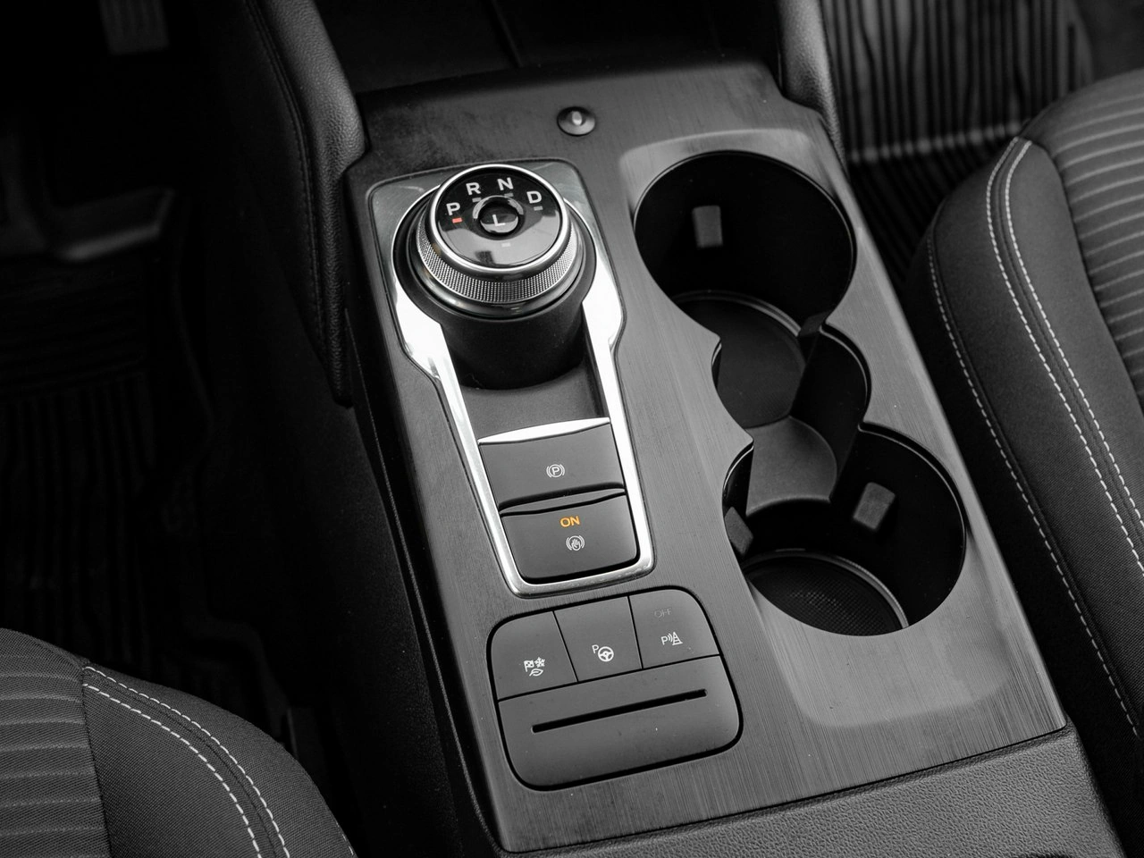 Ford Kuga - Zdjęcie 17