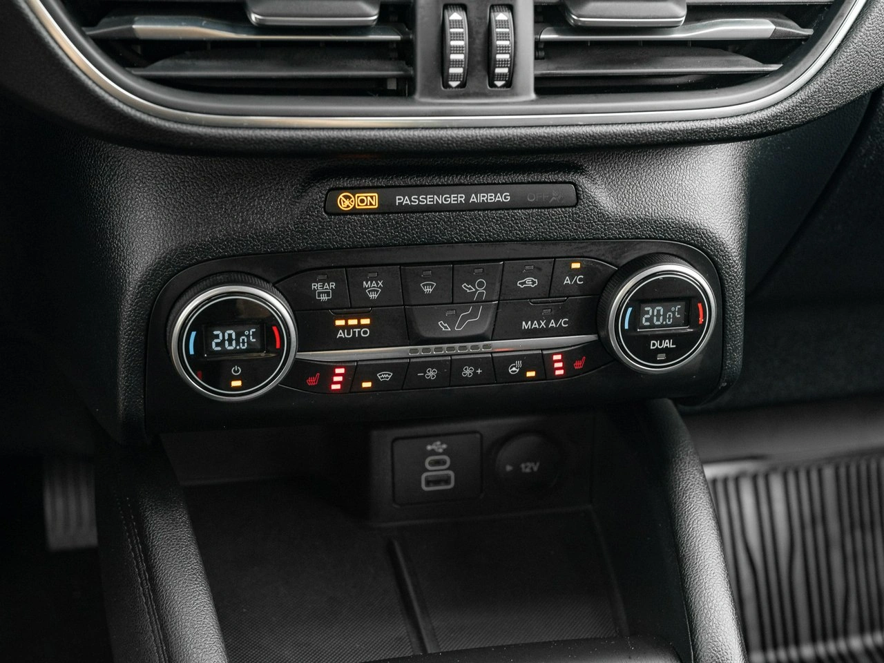 Ford Kuga - Zdjęcie 18