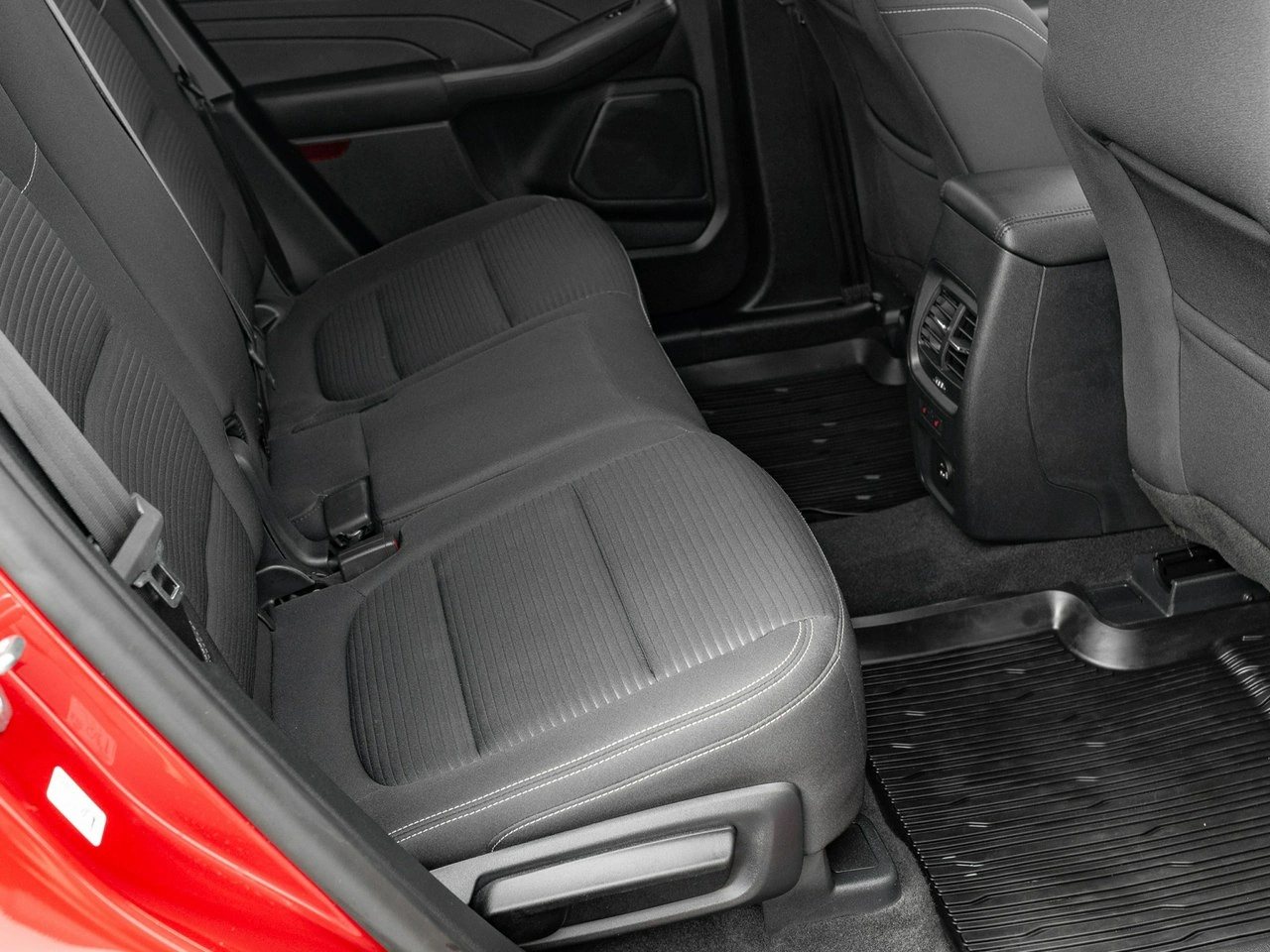 Ford Kuga - Zdjęcie 27