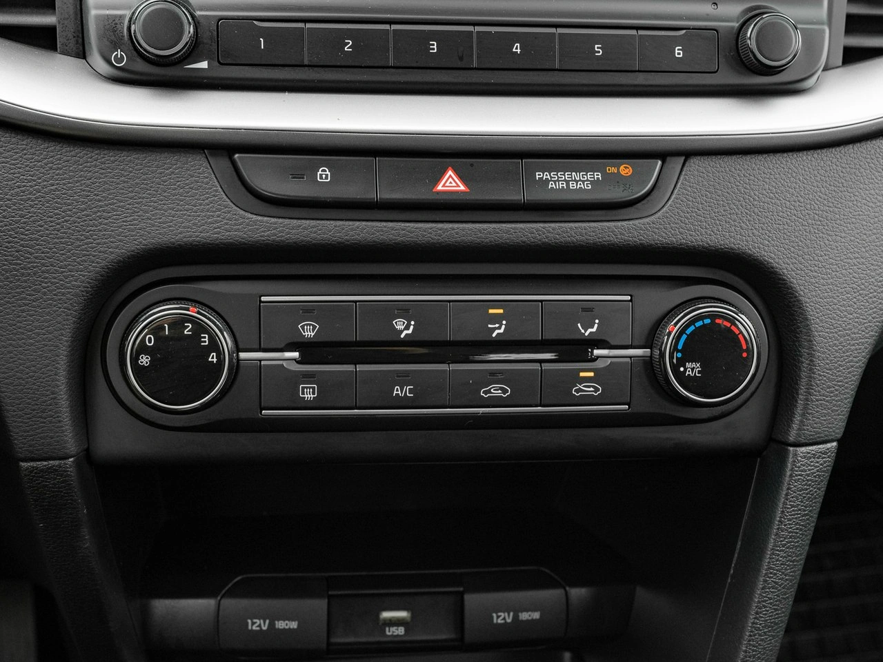 Kia Ceed - Zdjęcie 18