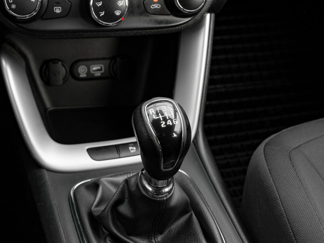 Kia Ceed - Zdjęcie 17