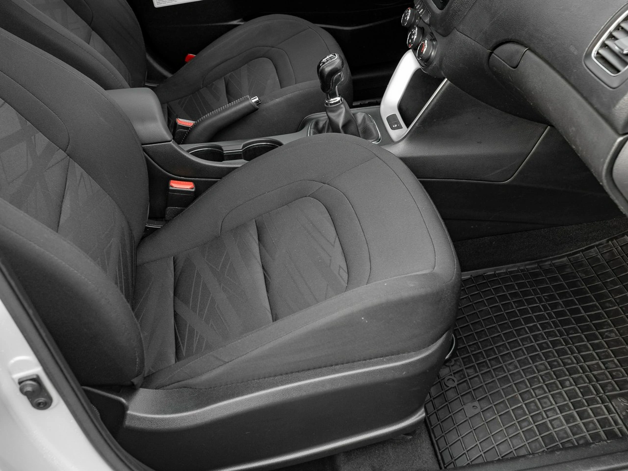 Kia Ceed - Zdjęcie 28