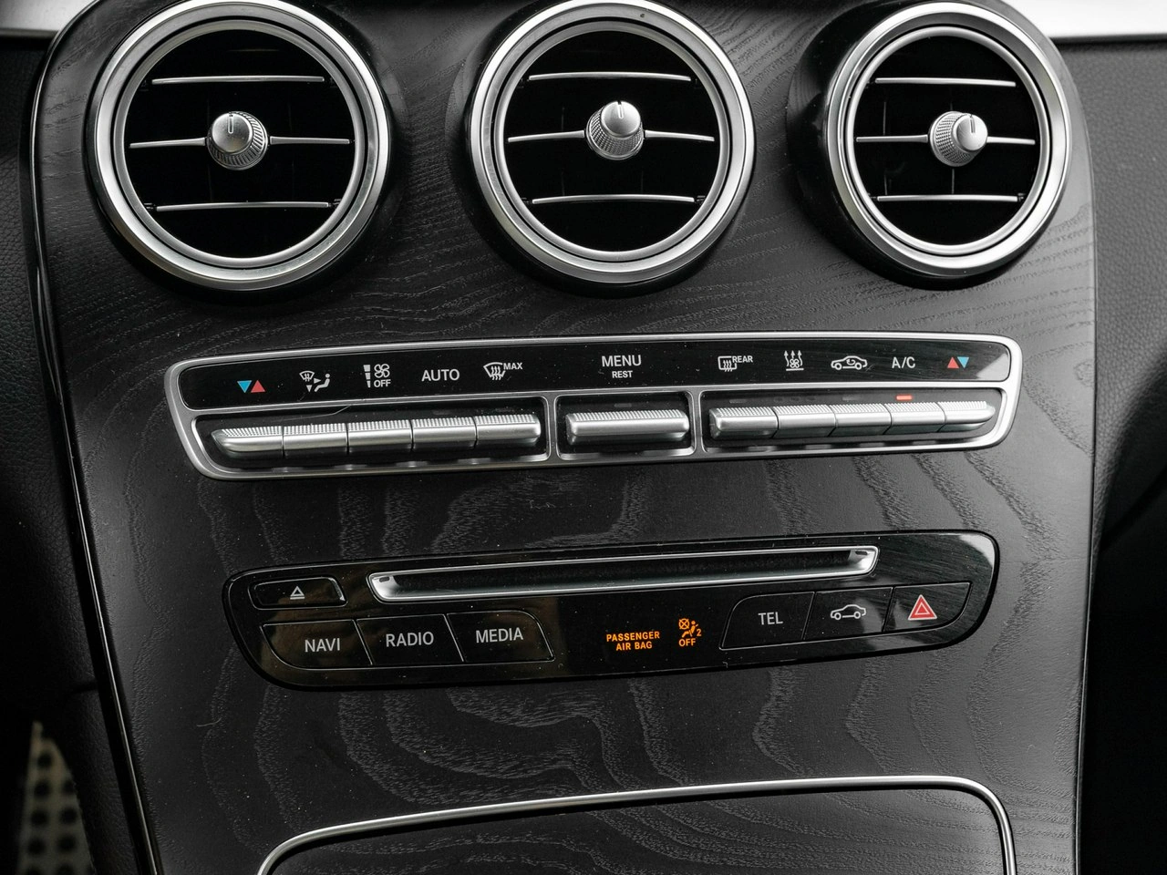 Mercedes GLC 300 - Zdjęcie 17