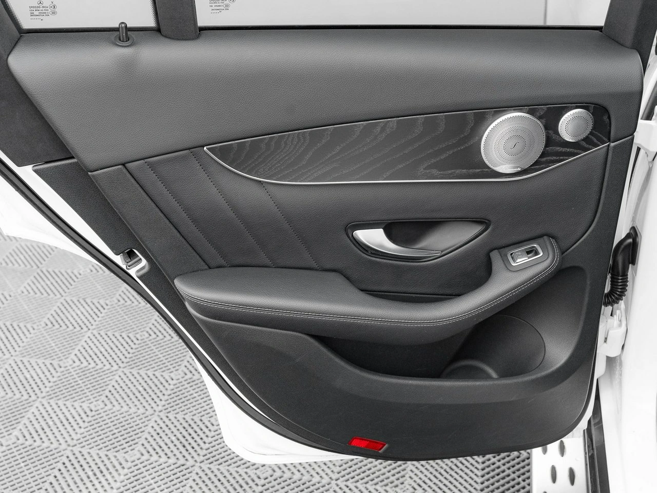 Mercedes GLC 300 - Zdjęcie 20