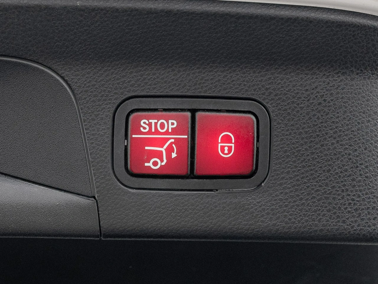 Mercedes GLC 300 - Zdjęcie 25