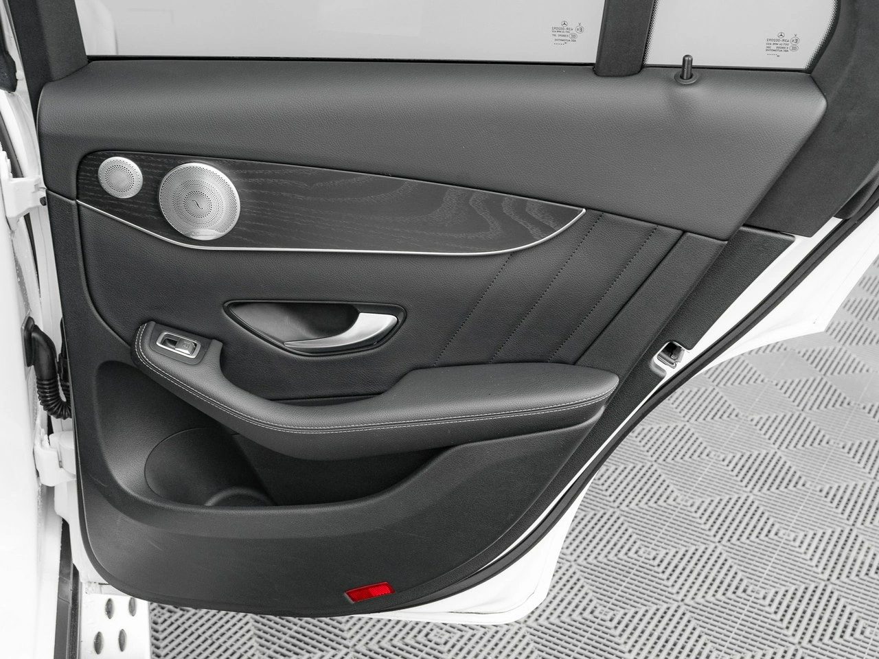 Mercedes GLC 300 - Zdjęcie 26