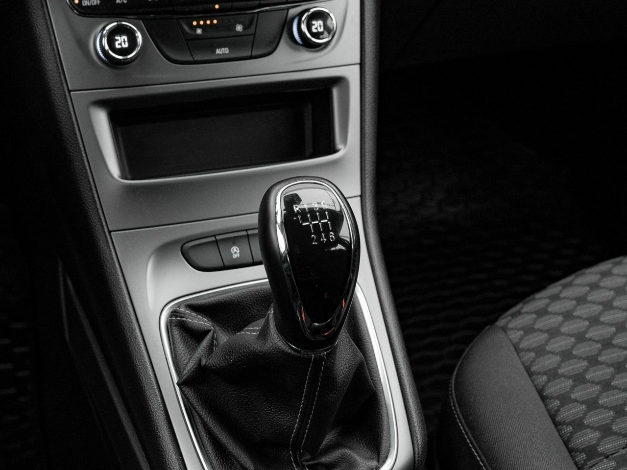 Opel Astra - Zdjęcie 17