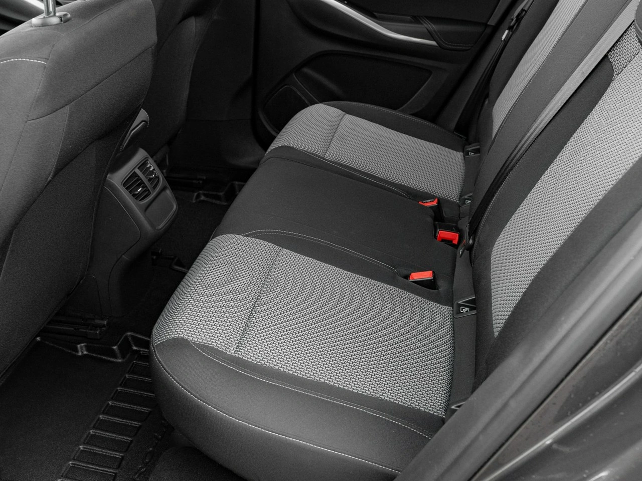 Opel Grandland X - Zdjęcie 24