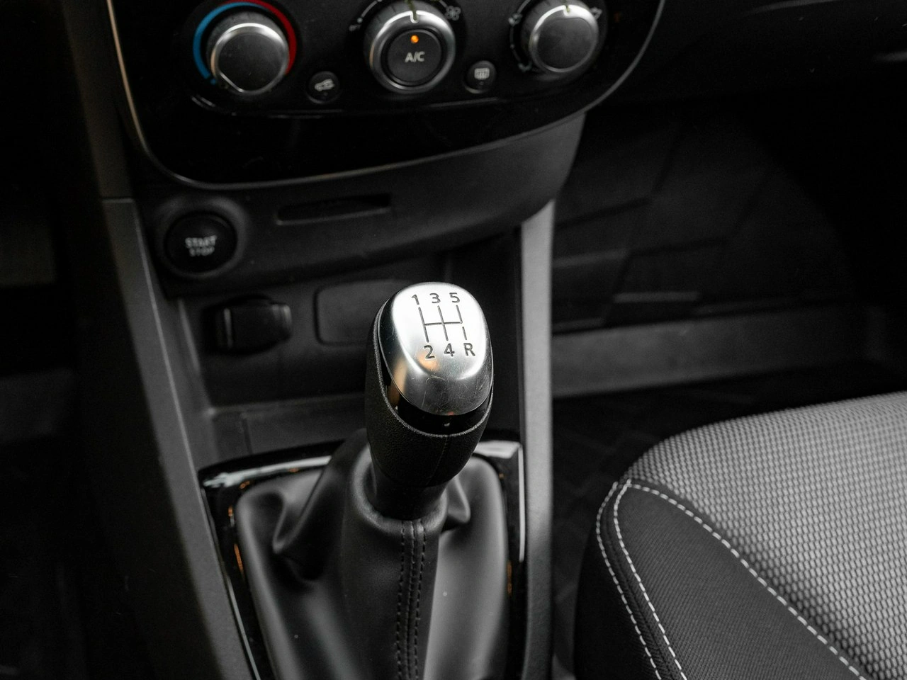 Renault Clio - Zdjęcie 16