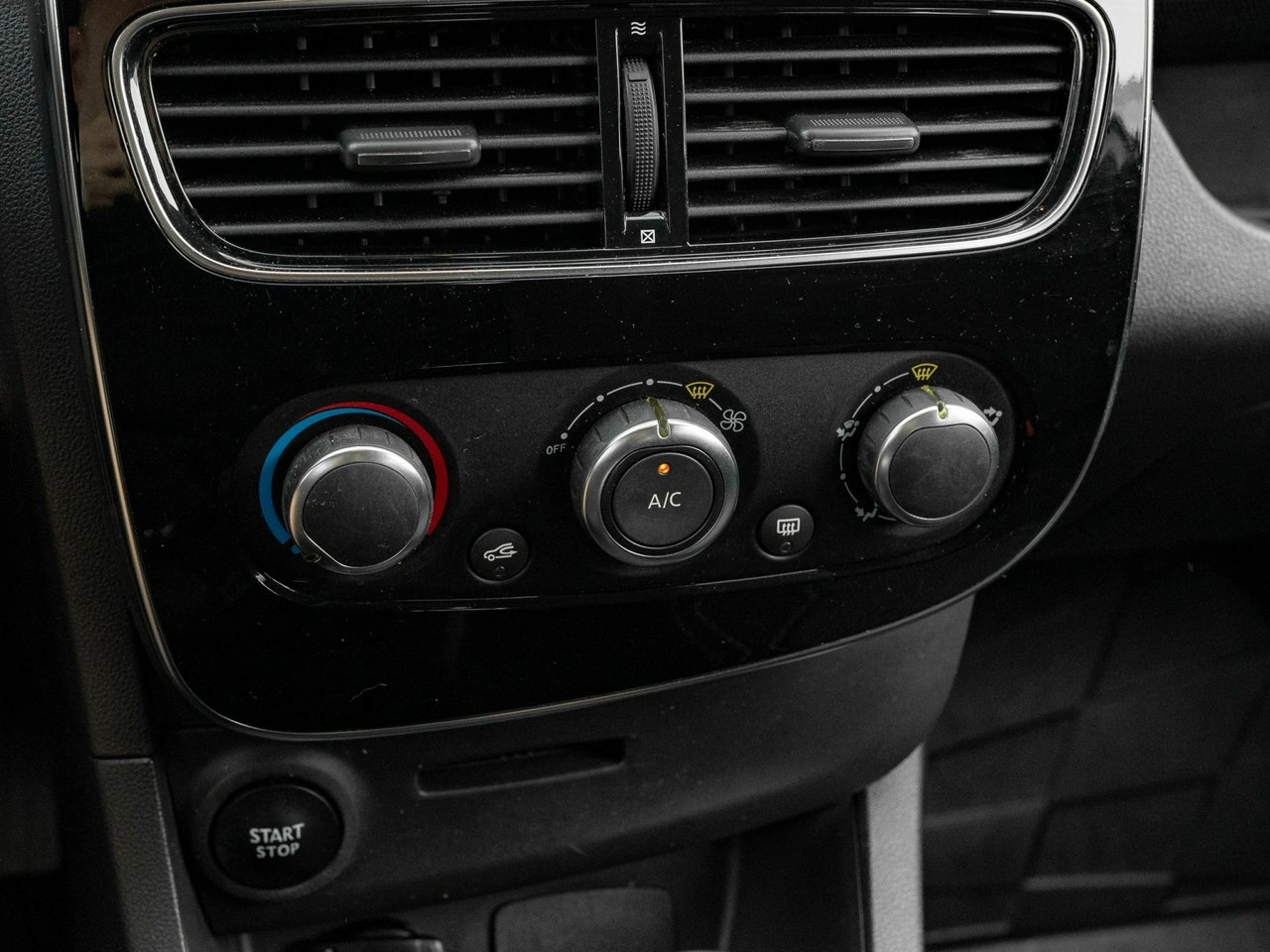 Renault Clio - Zdjęcie 17