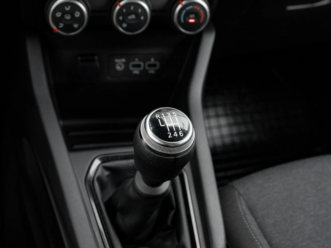 Renault Clio - Zdjęcie 17