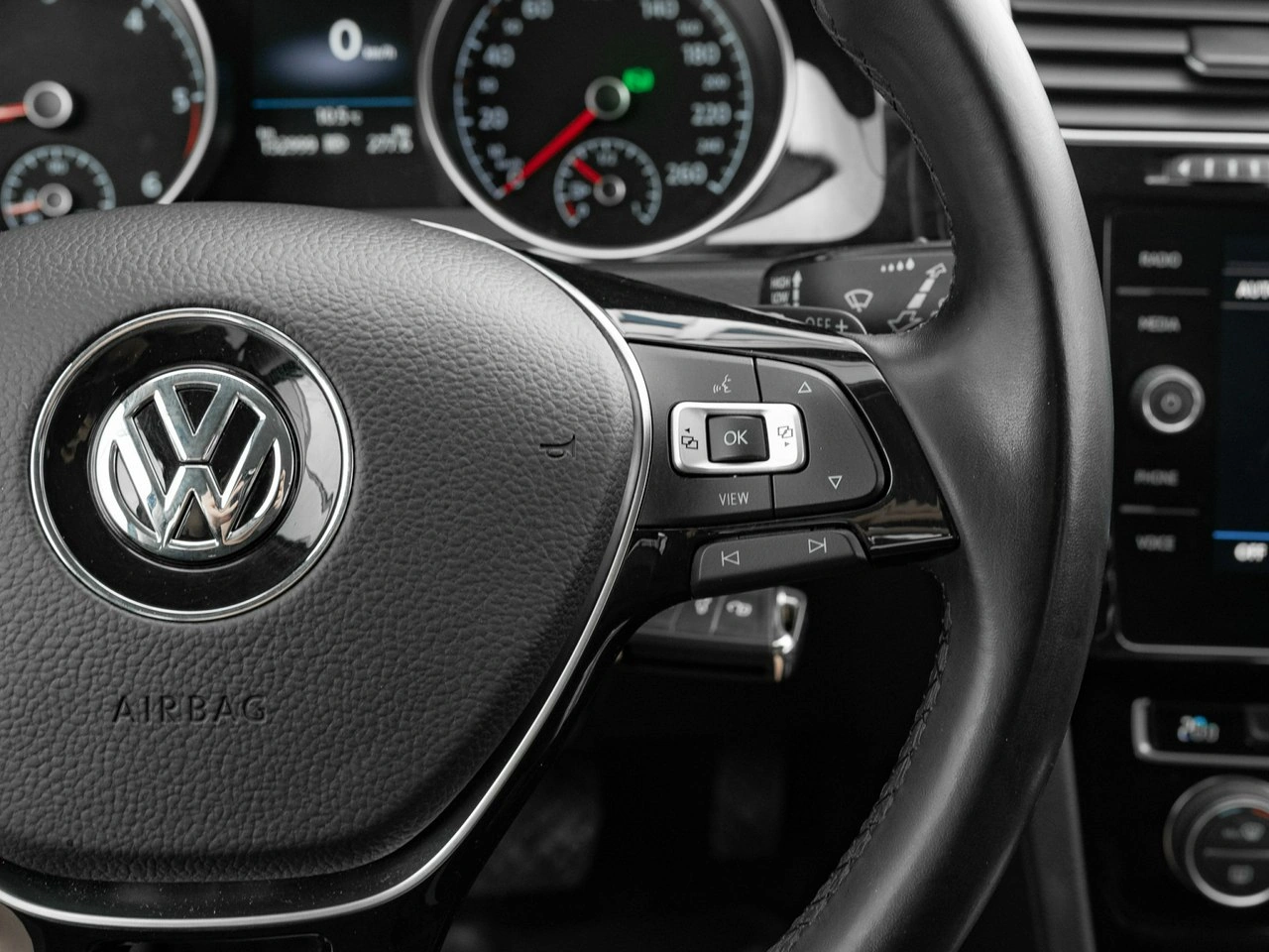 Volkswagen Golf - Zdjęcie 16