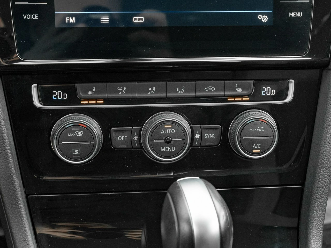 Volkswagen Golf - Zdjęcie 18