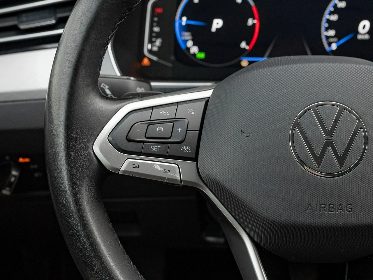 Volkswagen Passat - Zdjęcie 15