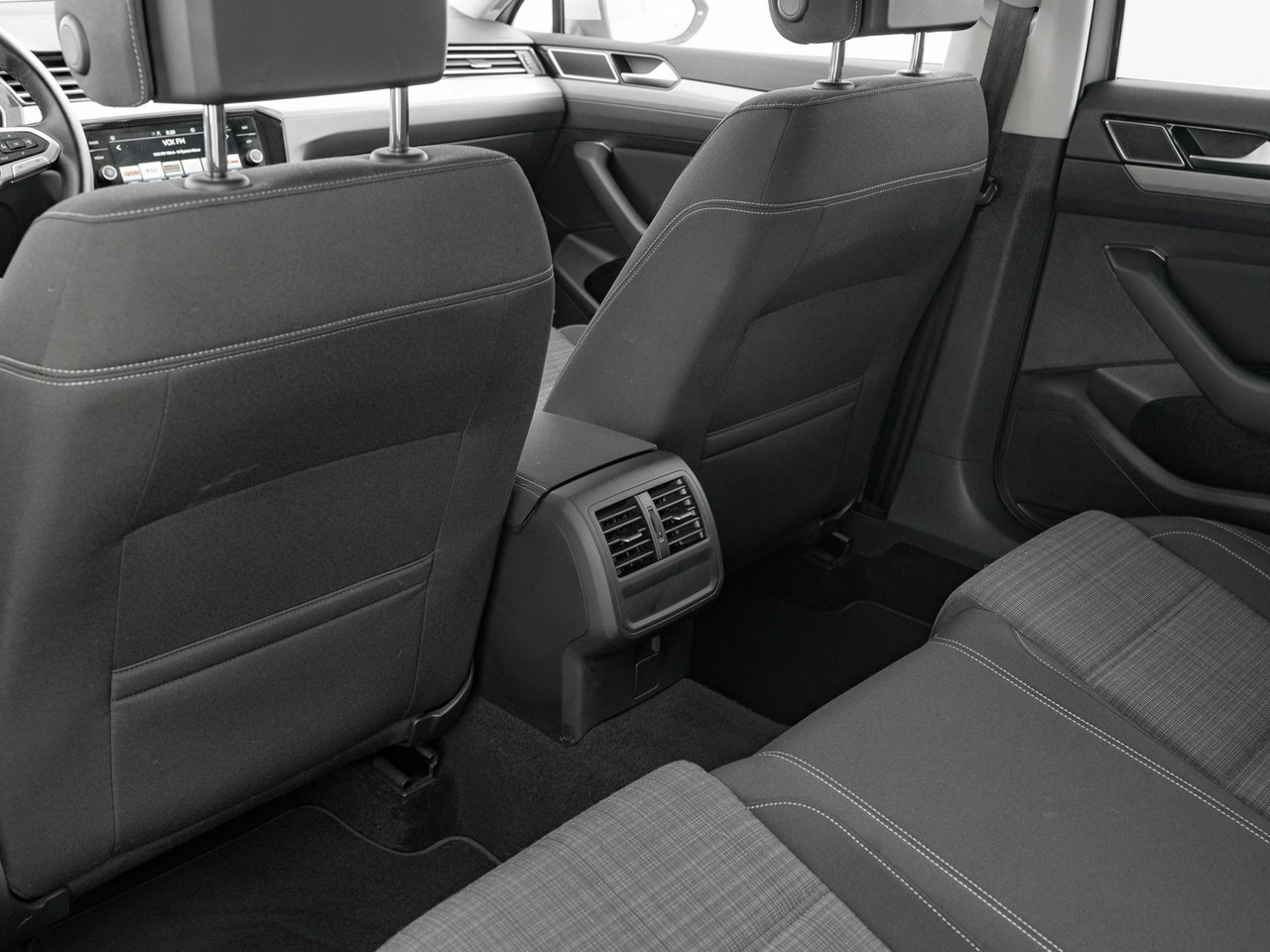 Volkswagen Passat - Zdjęcie 22