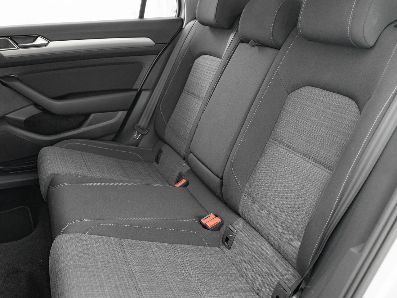 Volkswagen Passat - Zdjęcie 24