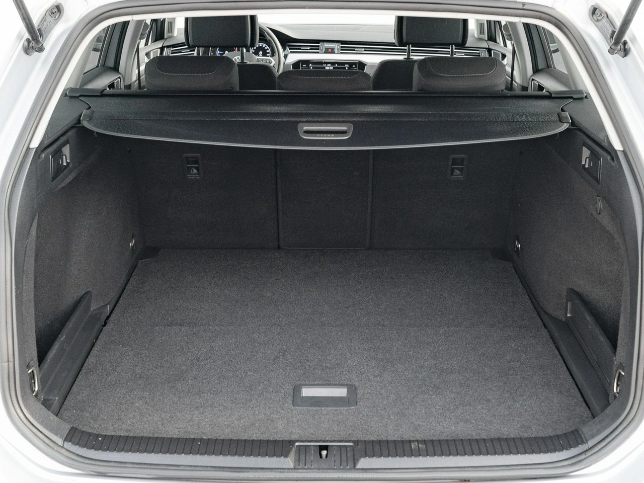 Volkswagen Passat - Zdjęcie 25