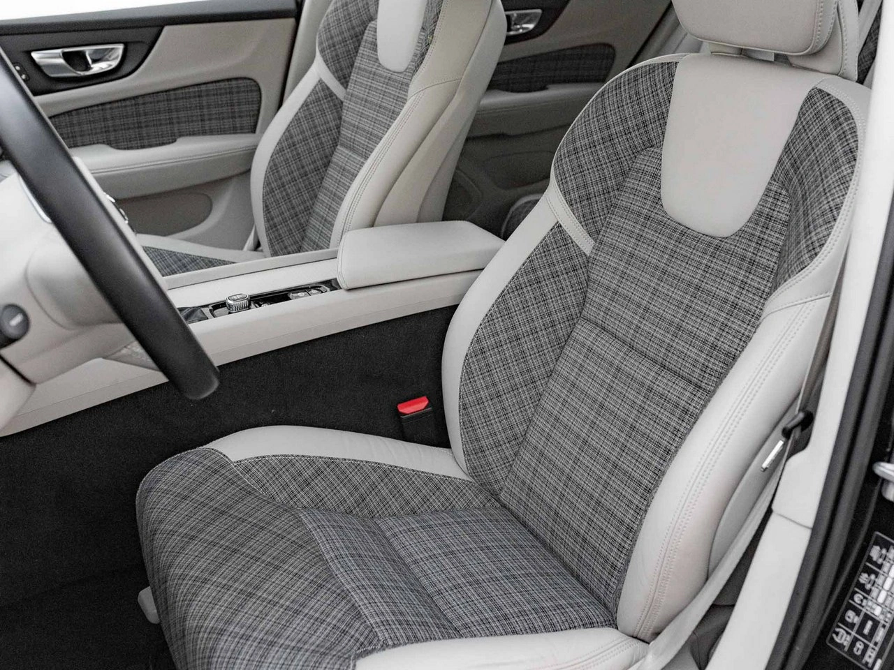 Volvo V60 Cross Country - Zdjęcie 11