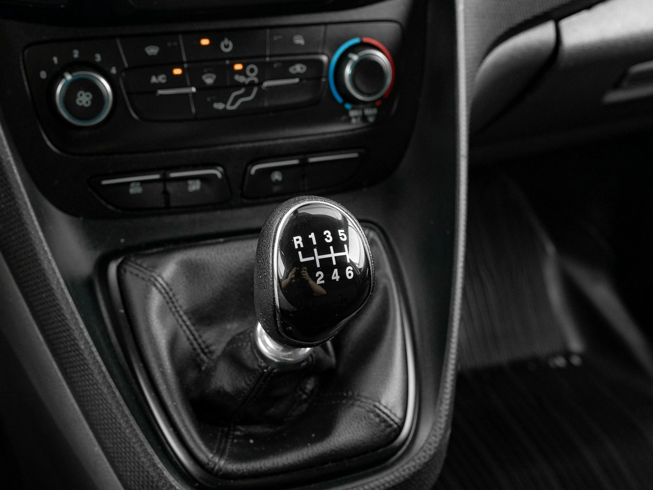 Ford Transit Connect - Zdjęcie 17