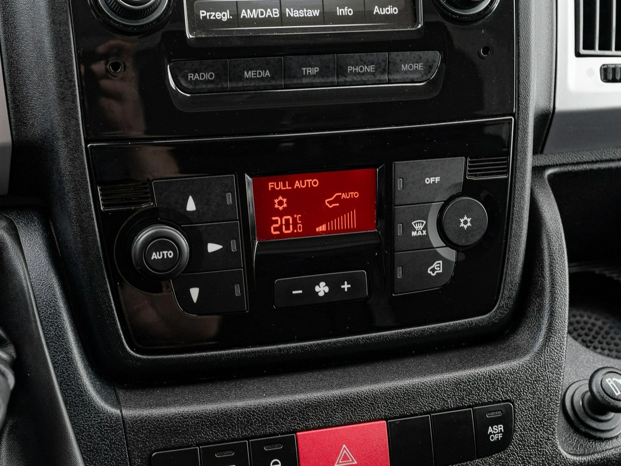 Peugeot Boxer - Zdjęcie 16