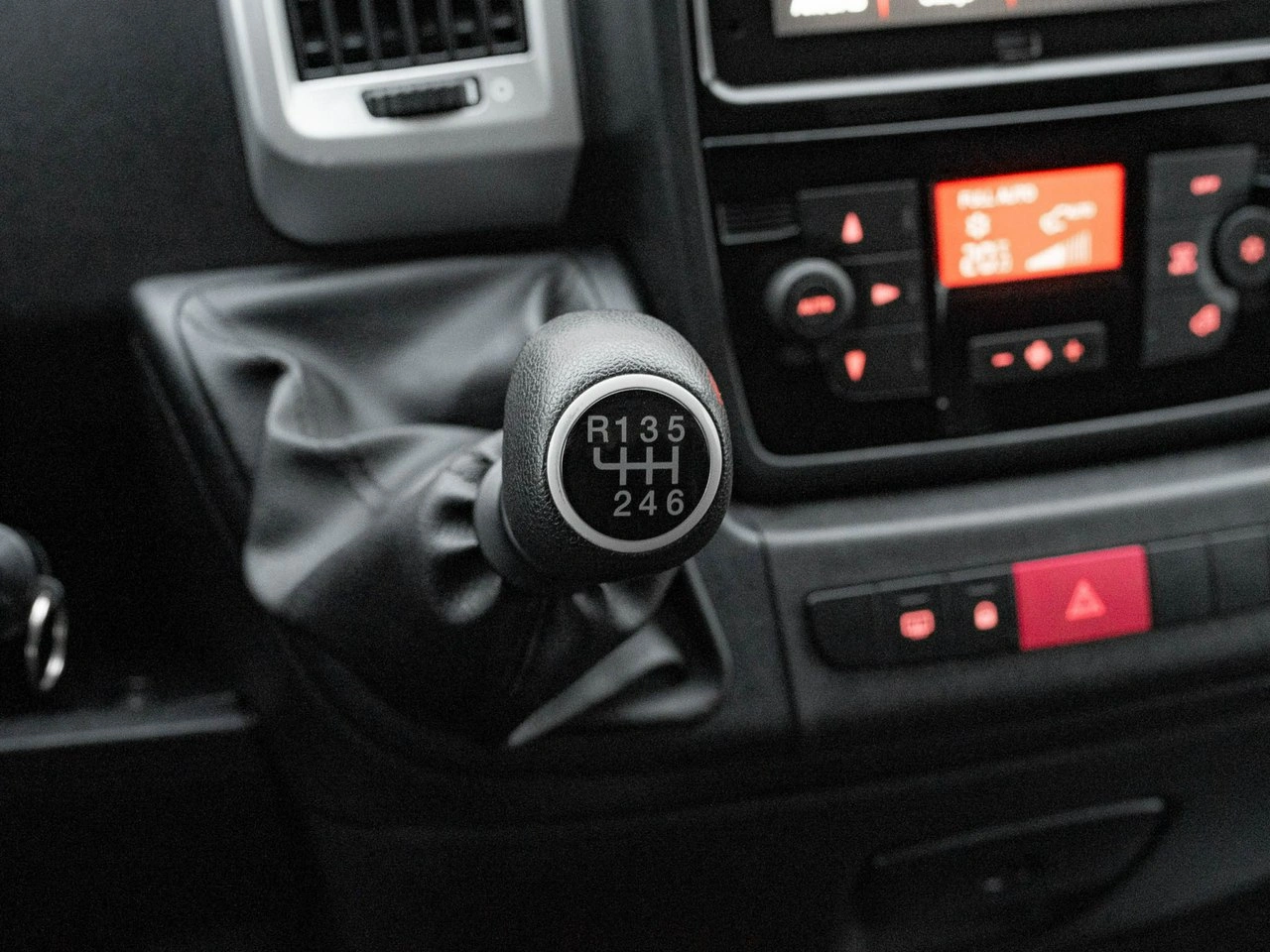 Peugeot Boxer - Zdjęcie 15