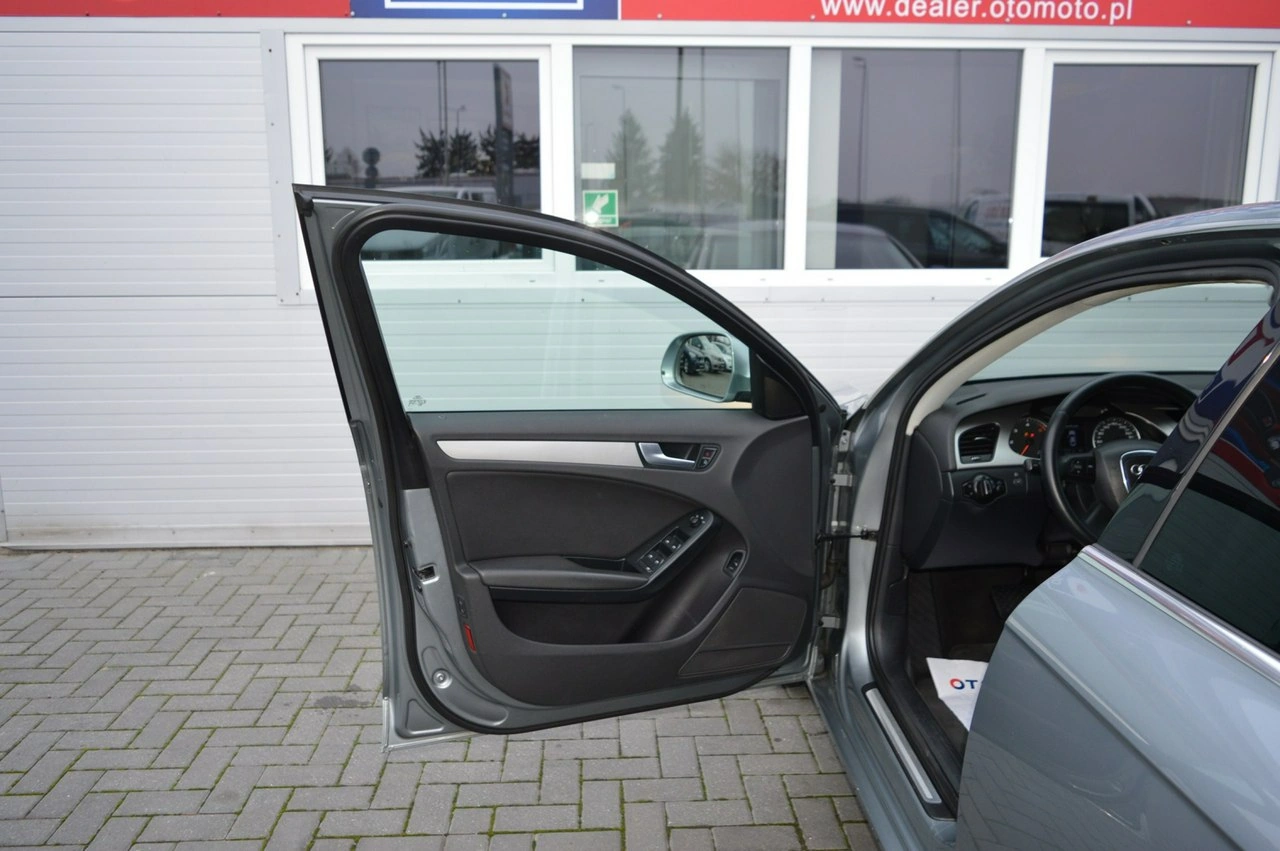 Audi A4 - Zdjęcie 33