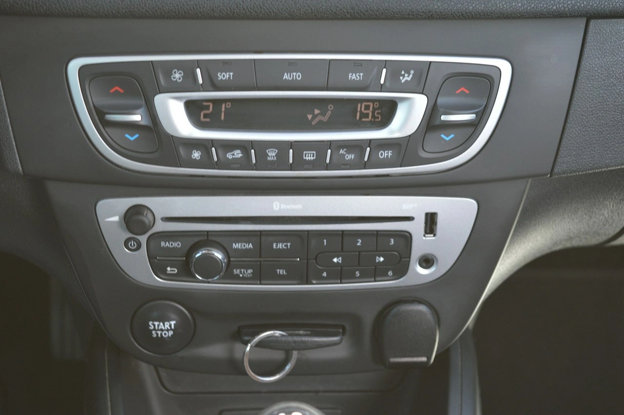 Renault Megane - Zdjęcie 21