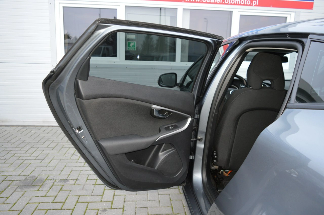 Volvo V40 - Zdjęcie 37