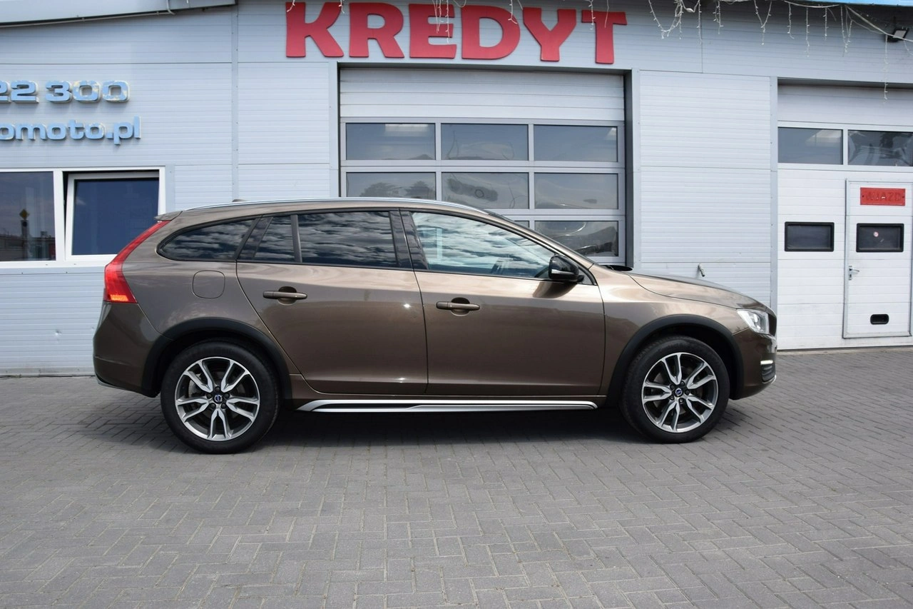 Volvo V60 Cross Country - Zdjęcie 9