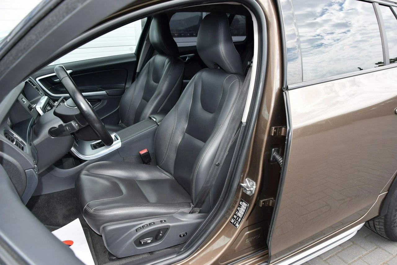 Volvo V60 Cross Country - Zdjęcie 15